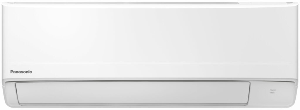 Hvit Panasonic luft-til-luft varmepumpe. Bilde